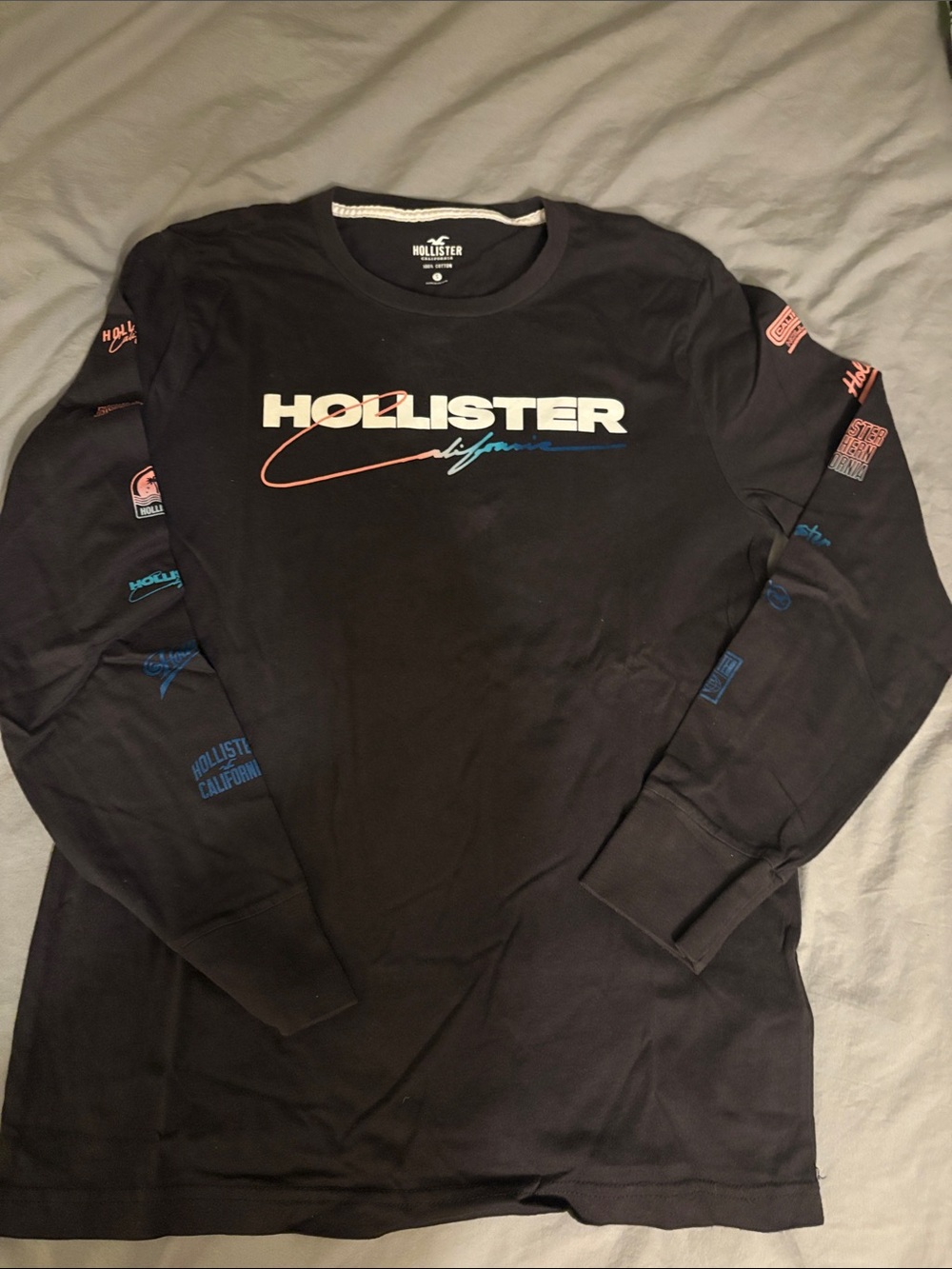 New Hollister Long Sleeve Top more in closet